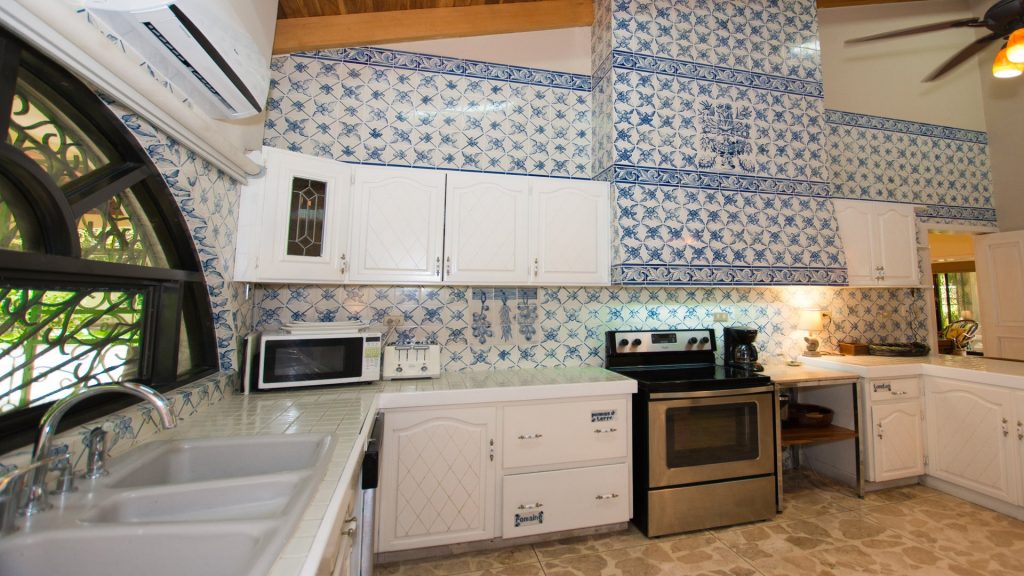 Kitchen space with colorful décor is all yours to do with. Cooking for those chefs in all of us.. 