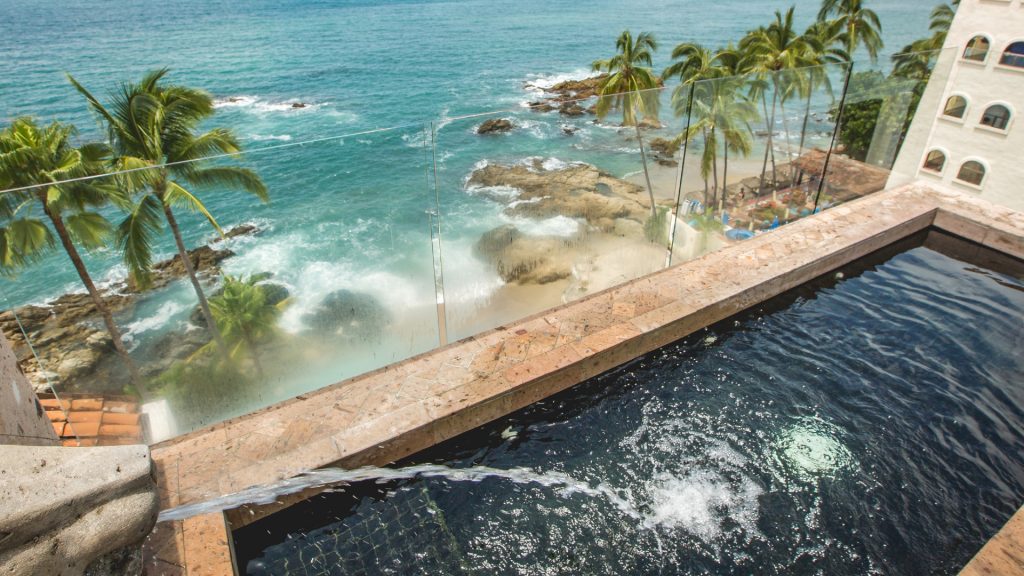 Look down from above and enjoy the tropical paradise views that Puerto Vallarta provides for you. 