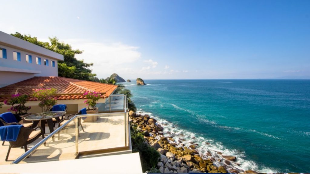 The coastal views really add to your vacationing experience, right in front of your villa. 