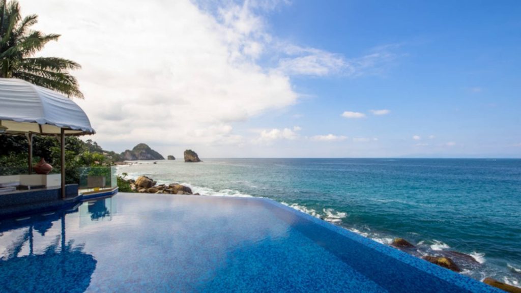 Having these views and being able to swim in the infinity pool almost take all your worries away. 