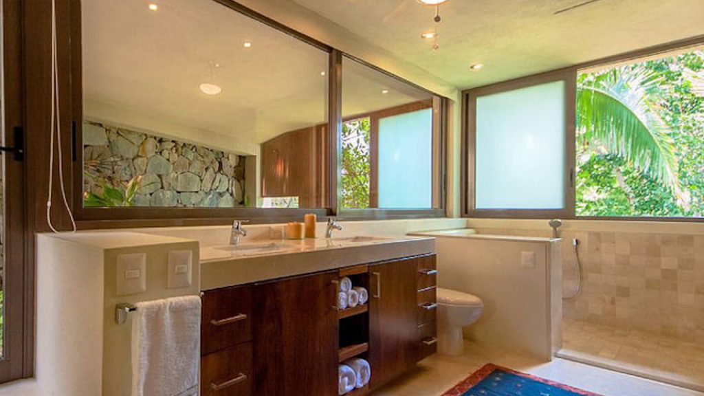 This large his and hers bathroom is great for getting ready in the morning, you don&apos;t have to share a sink. And you will have everything you need.