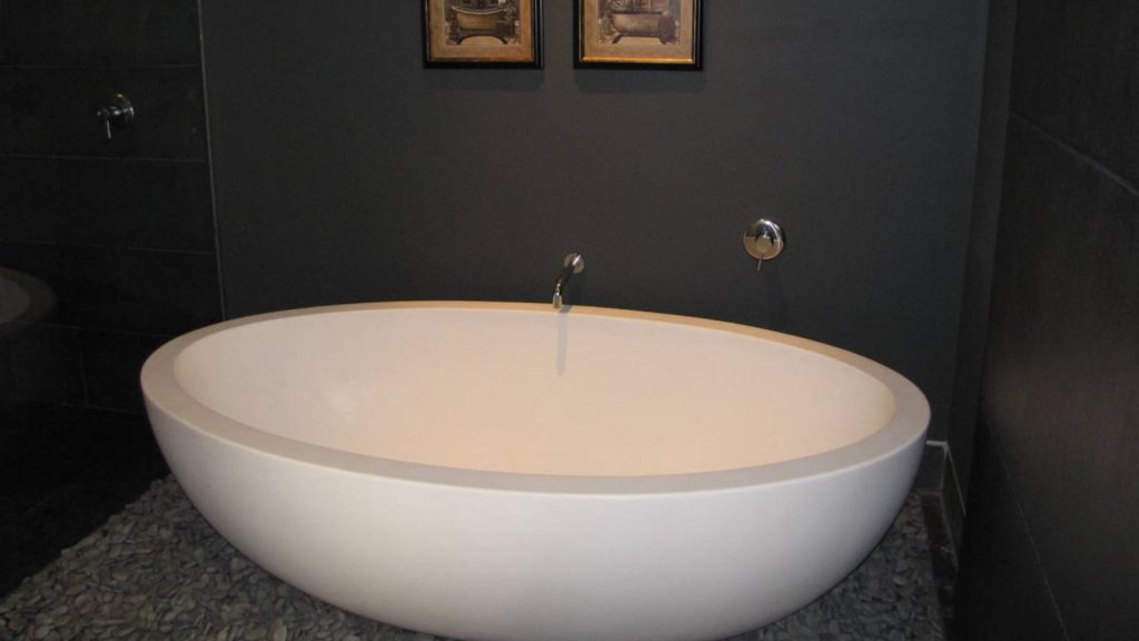 This large soaker tub is great for soaking away your worries.