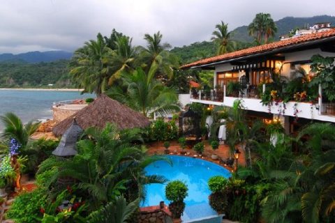 327_vallarta-large-waterfront-rental-property-006.jpg