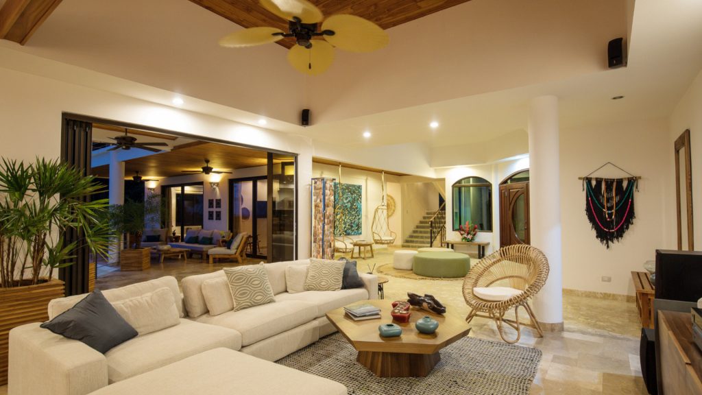 Enjoy an entertaining evening with your entire family in this huge open living space.
