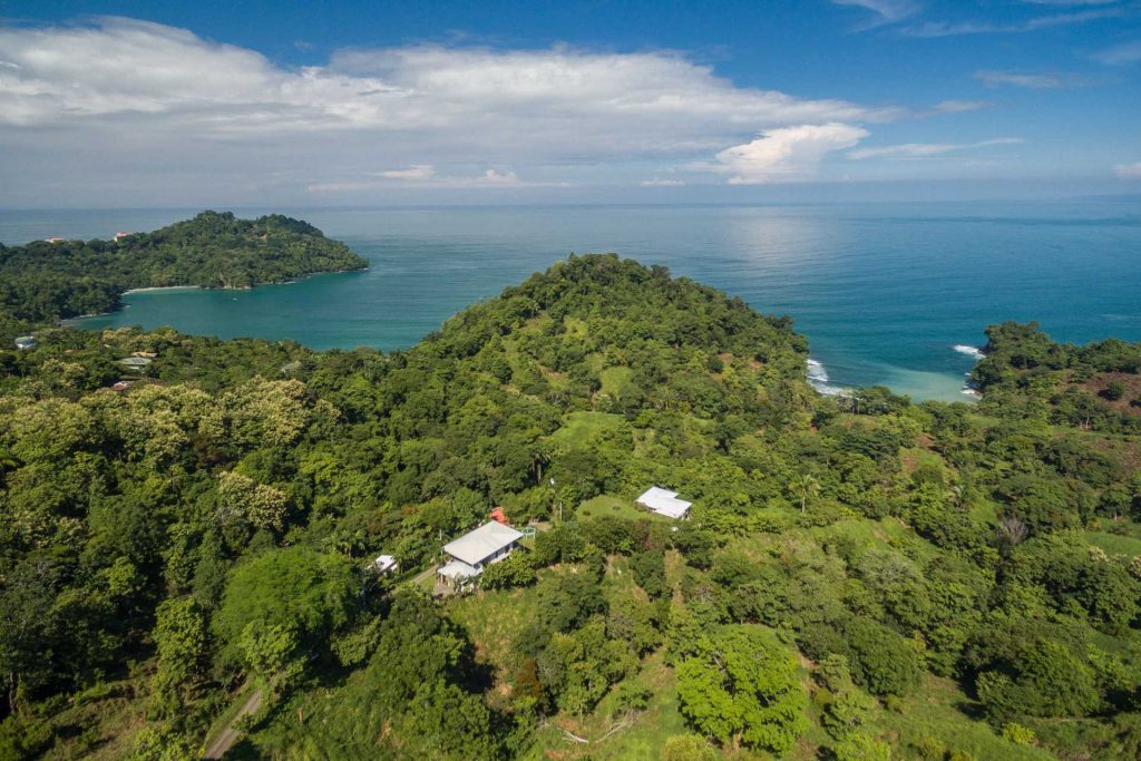 Privacy amidst the vibrant jungle but conveniently located close to all that Manuel Antonio has to offer.