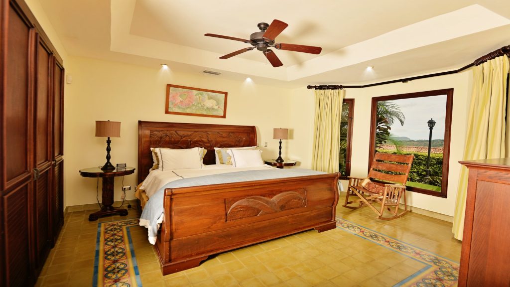 Single bed is as comfortable as you can surely have while in Jaco. Rest and refine your senses while in JA-18