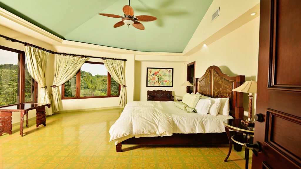 All the views from this room can be seen while having the comforts as well on this cozy bed 