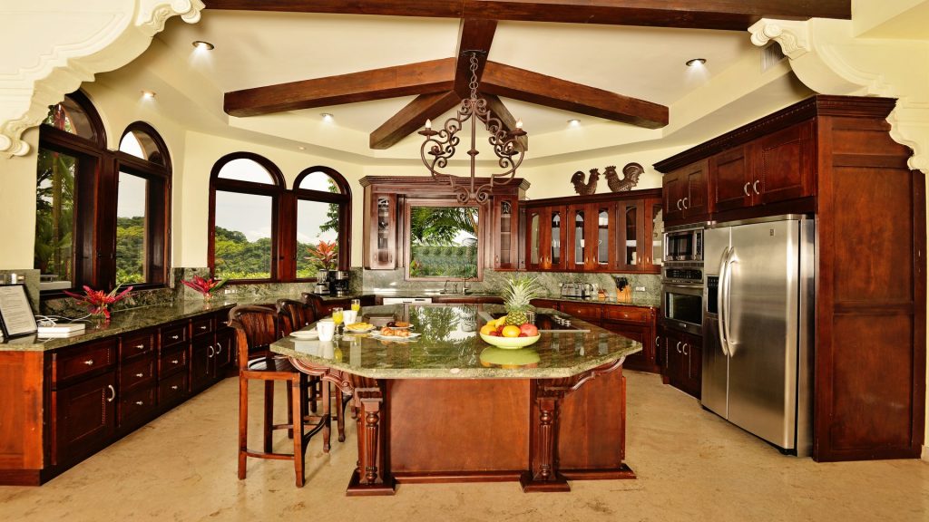 Is space what your looking for in a kitchen, well have we got the place for you while in Costa Rica