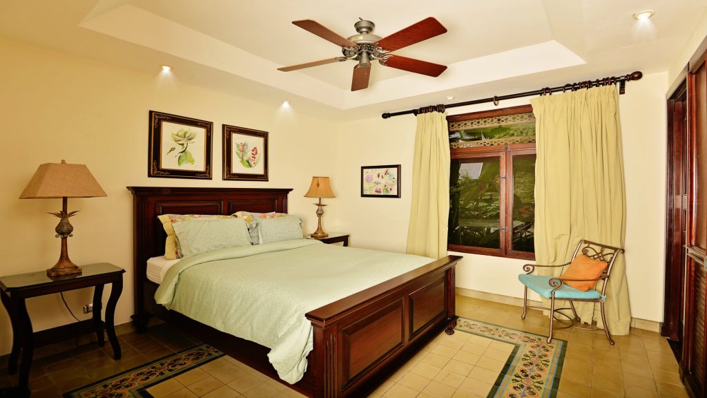 This single bed offers charm and comfort like no other place in Costa Rica while at JA-18