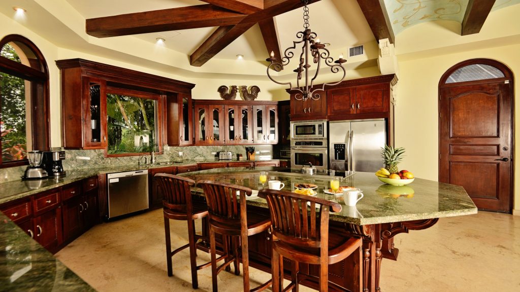 This kitchen area offers a real selection in quality and performance. Fit for a chef, and yet practical for a simple meal