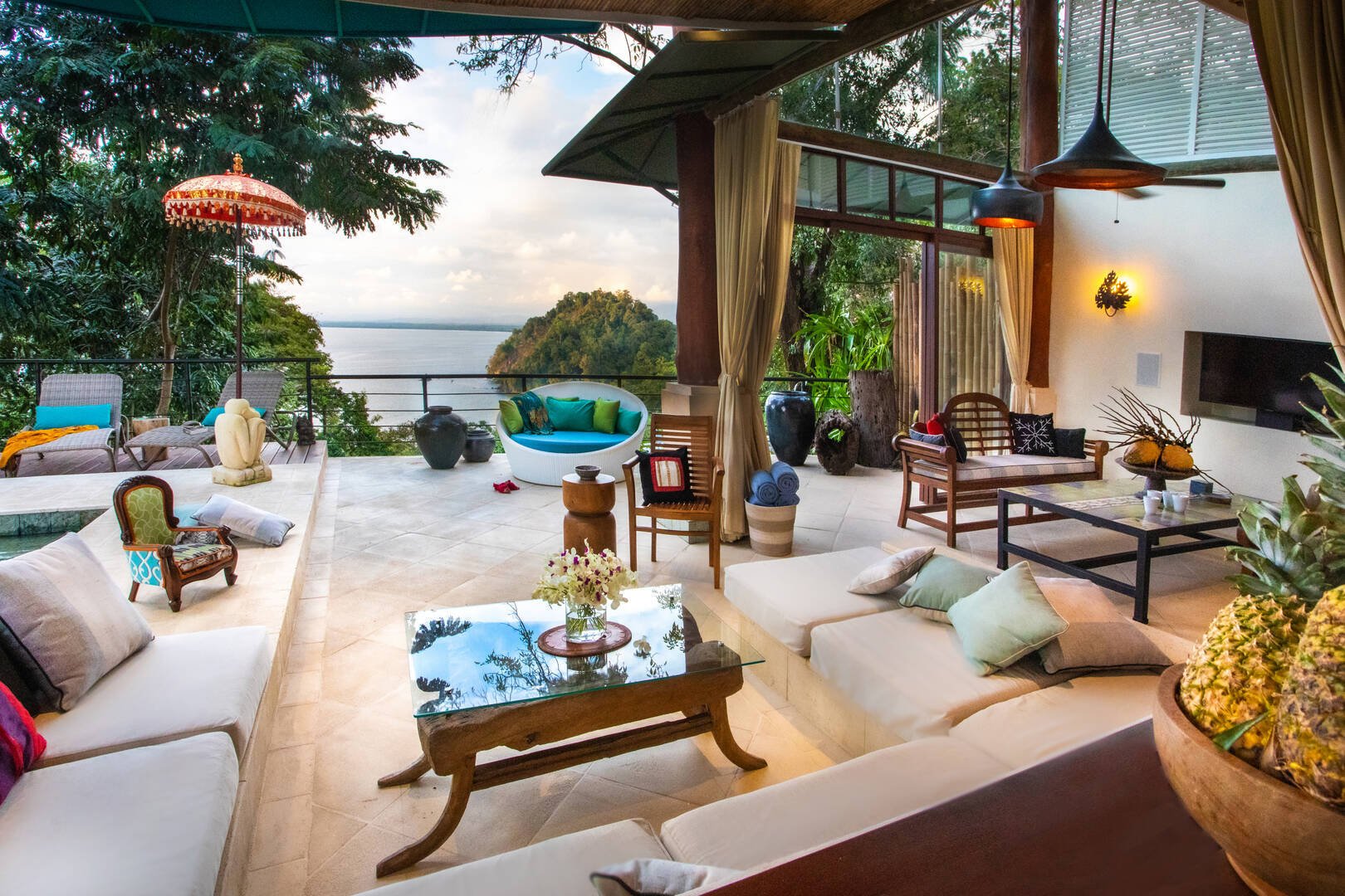 open-air-family-terrace-with-ocean-views-manuel-antonio