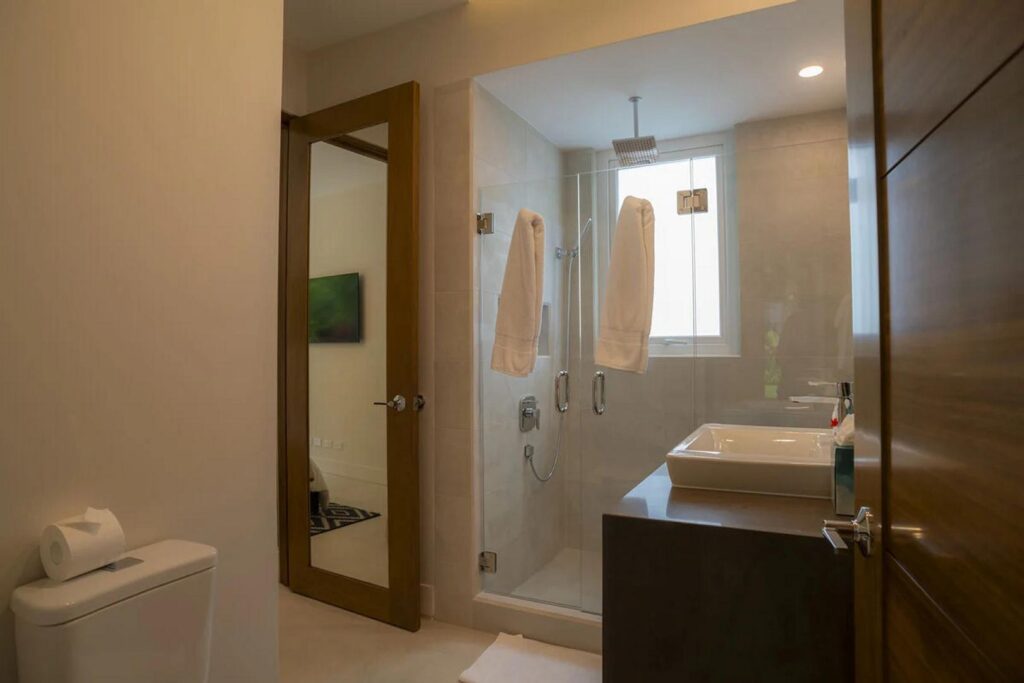 This luxury rain shower is designed with clean lines and total comfort in mind.
