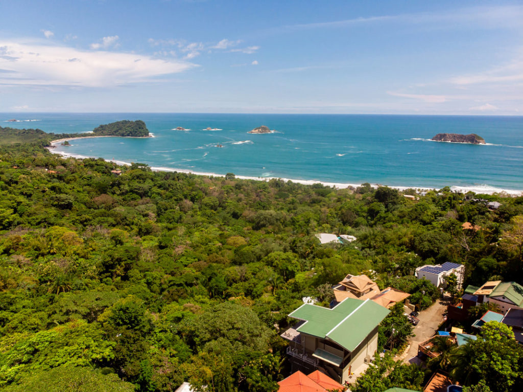 This amazing vacation rental offers the best of Manuel Antonio's natural surroundings.