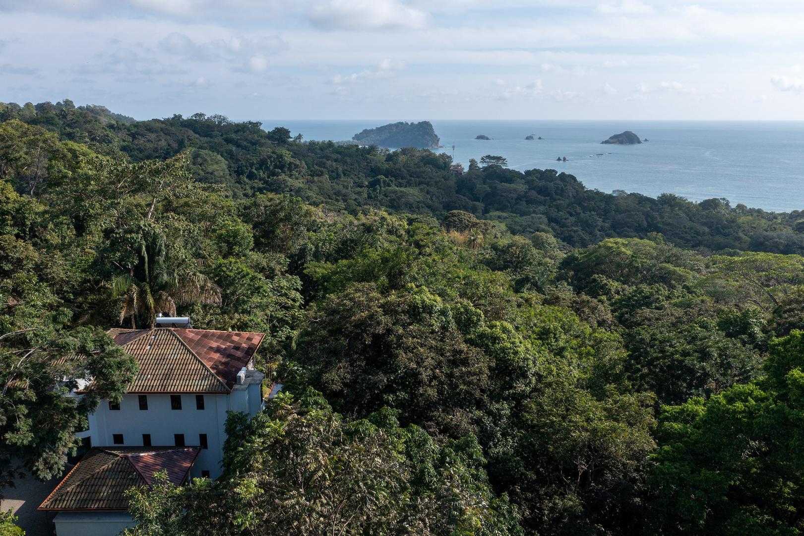secluded-jungle-villa-with-pacific-ocean-and-manuel-antonio-island-views