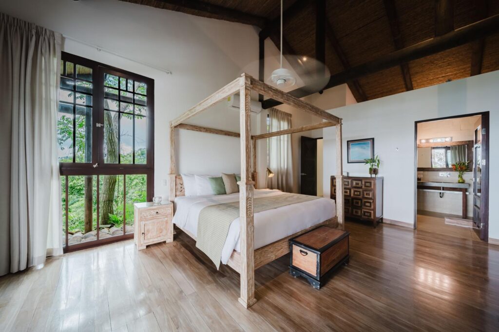 Wake up to the sound of nature and unwind in luxury. This stunning villa invites you to experience Costa Rica the way it was meant to be