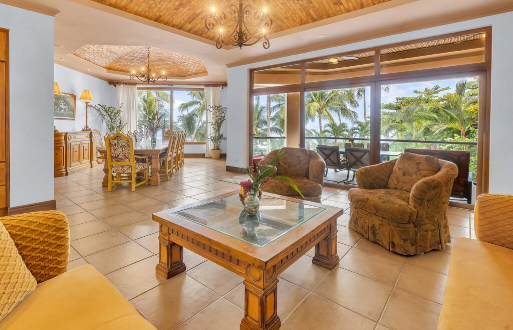 living-room-for-large-families-and-groups-costa-rica