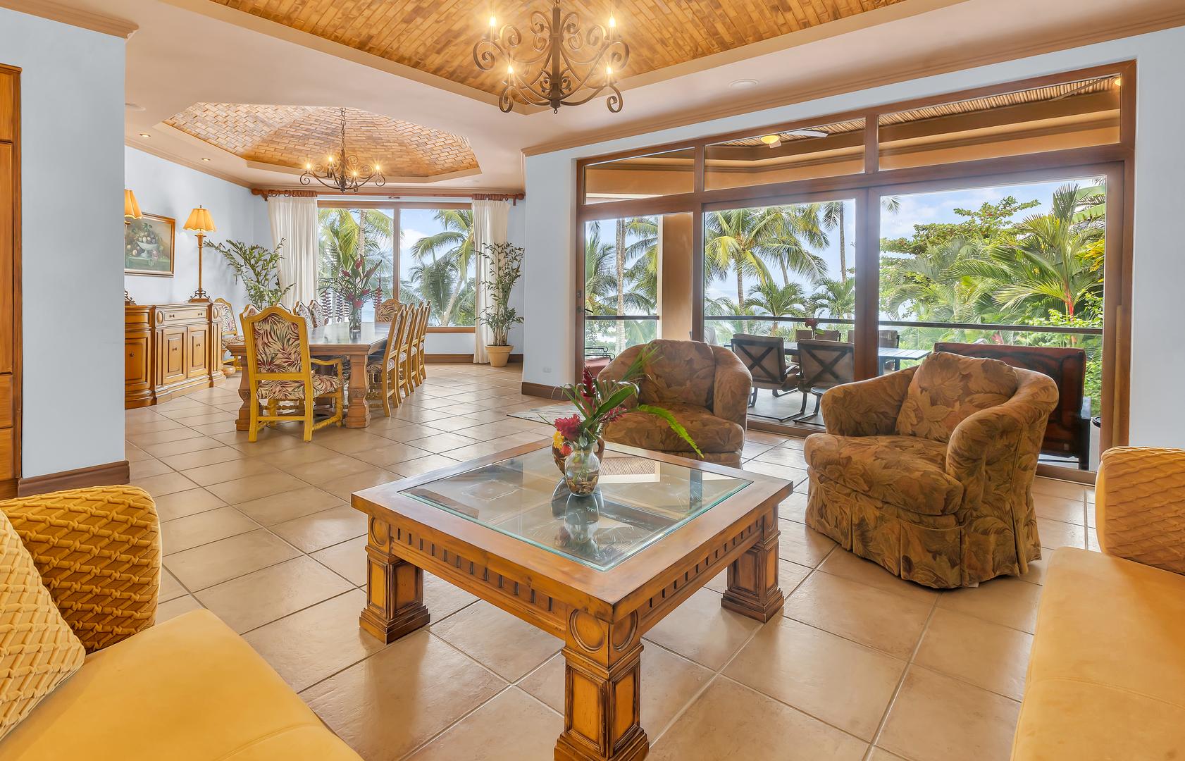 living-room-for-large-families-and-groups-costa-rica