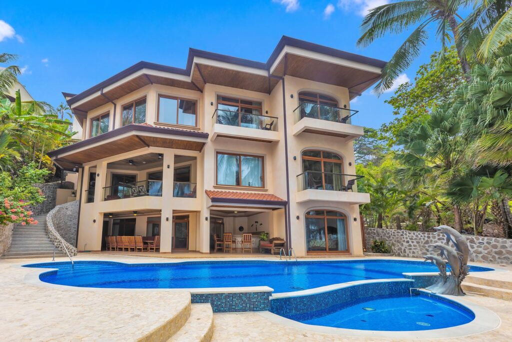 costa-rica-oceanfront-villa-for-large-families-and-groups