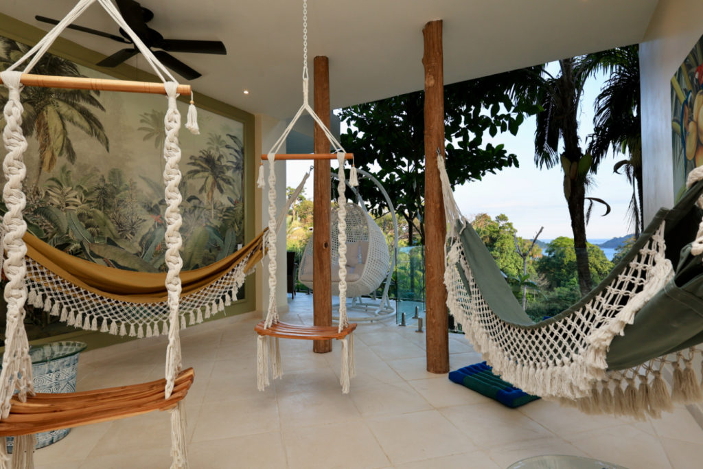 The amazing hammock room with awesome jungle and ocean views.