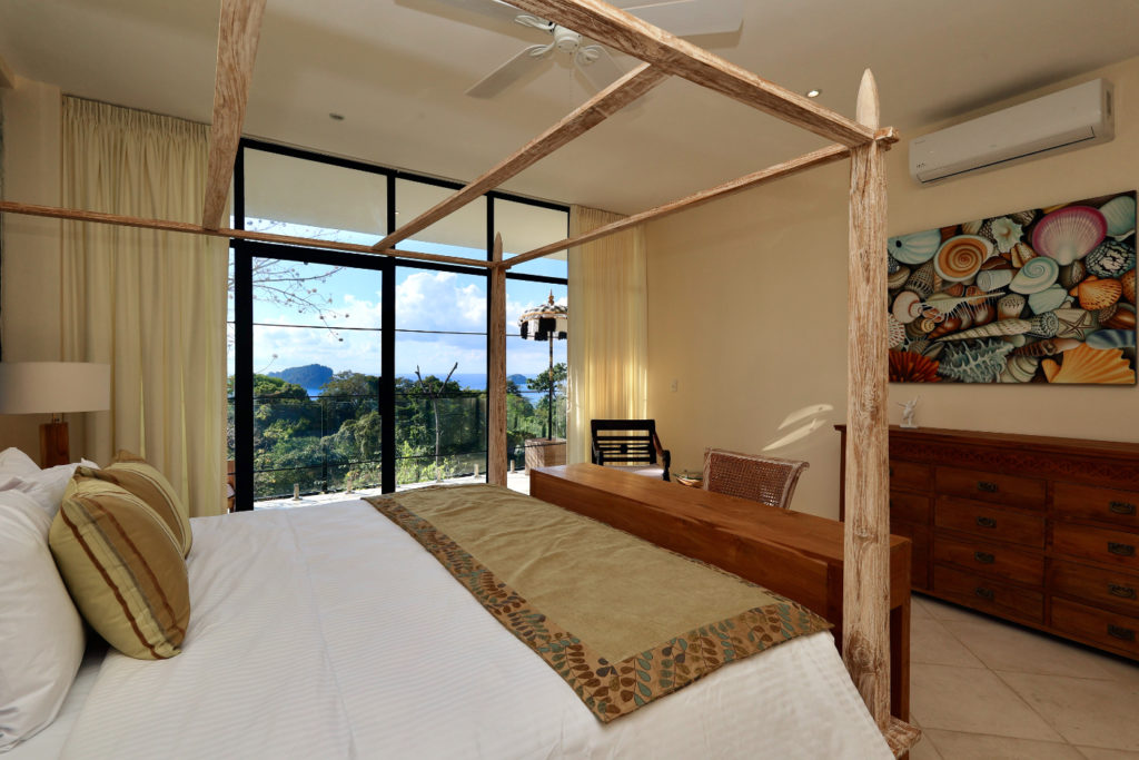 Indulge in refined comfort complemented by exclusive ocean and jungle panoramas in Manuel Antonio.