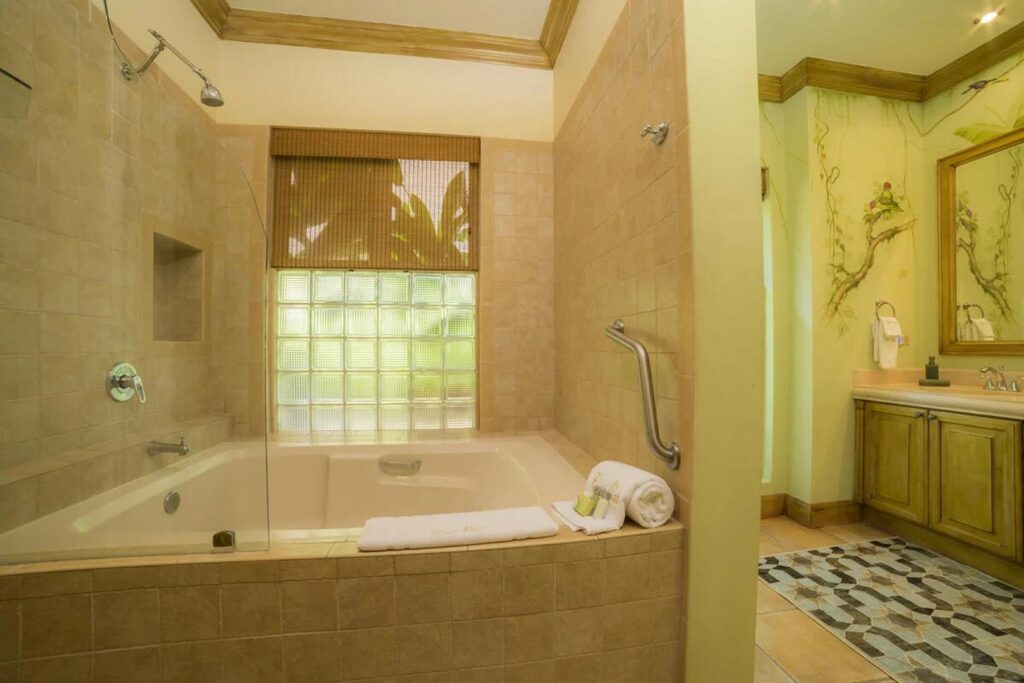 Just one of the 6 bathrooms that this oceanfront villa has to offer each and every one of its guests