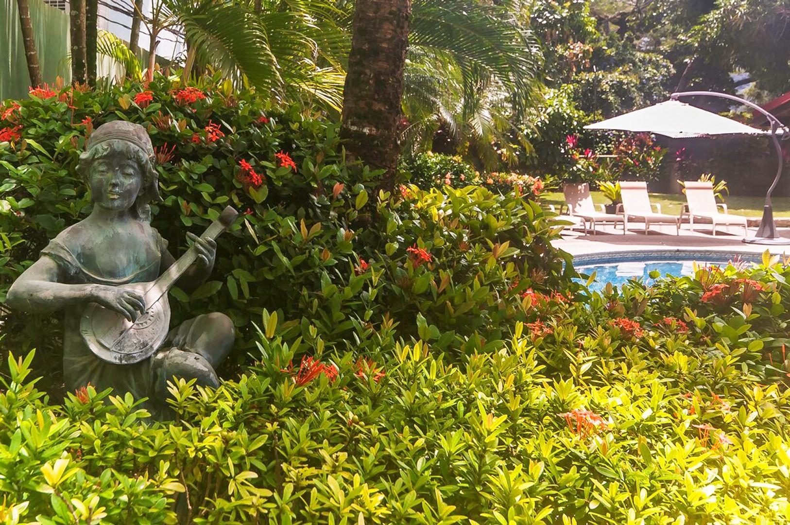 gorgeous oceanfront hideaway