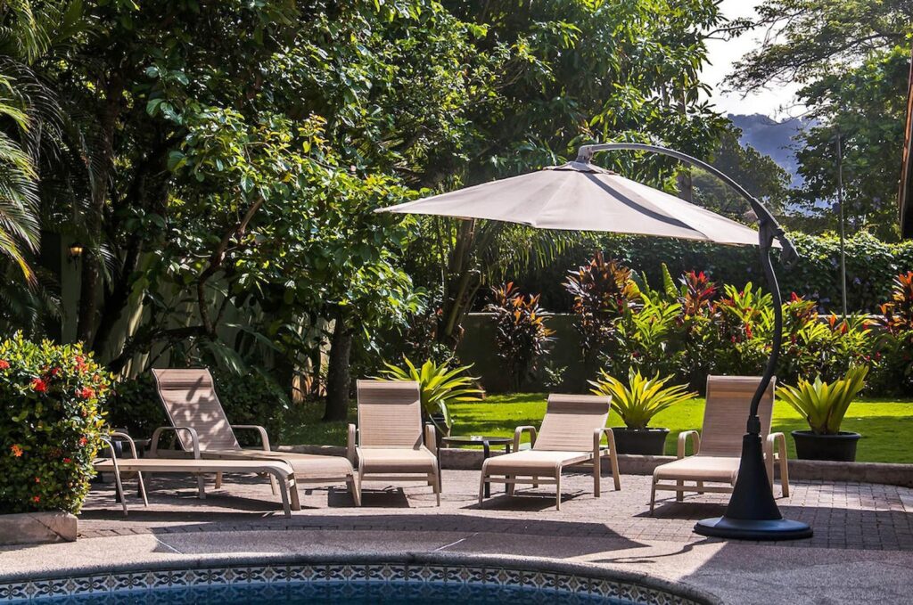 gorgeous oceanfront hideaway