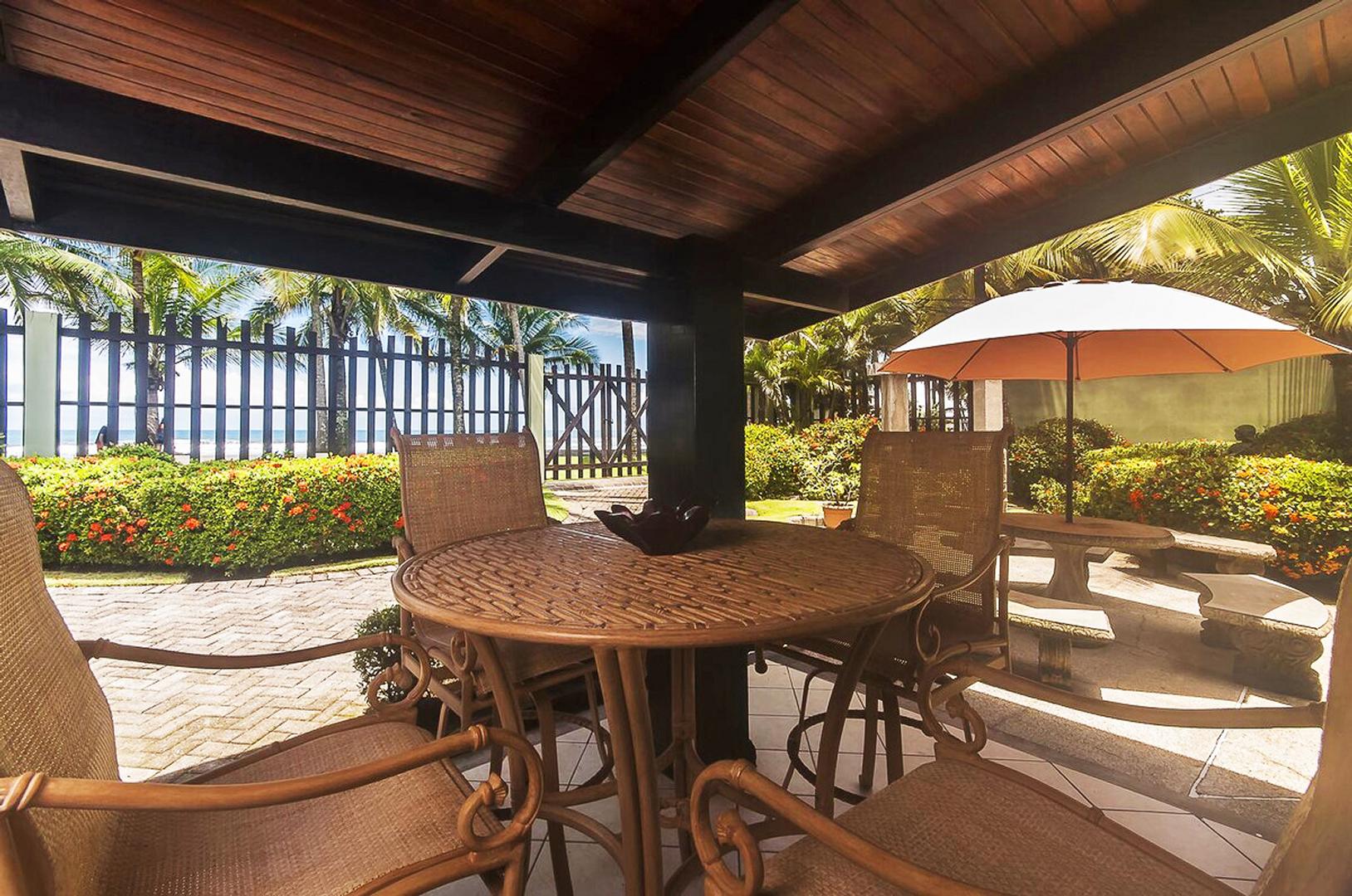 gorgeous oceanfront hideaway