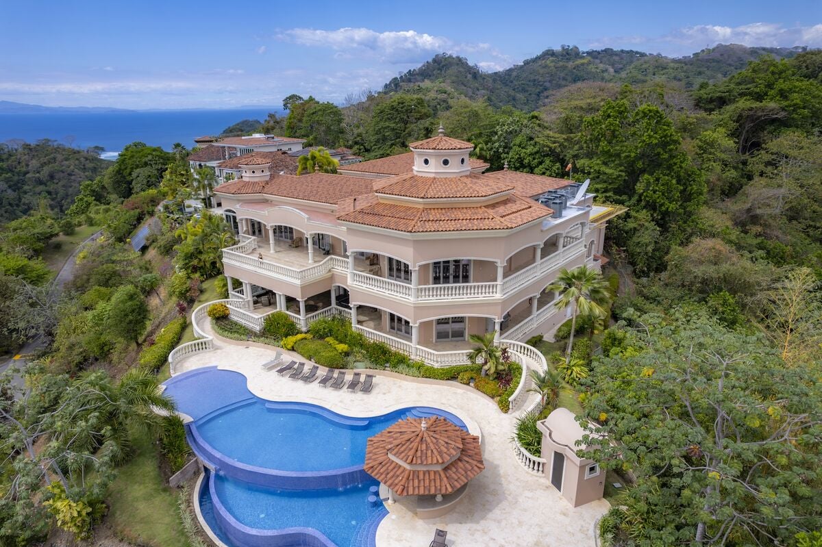 10-Bedroom Luxury Villa in Los Sueños Costa Rica