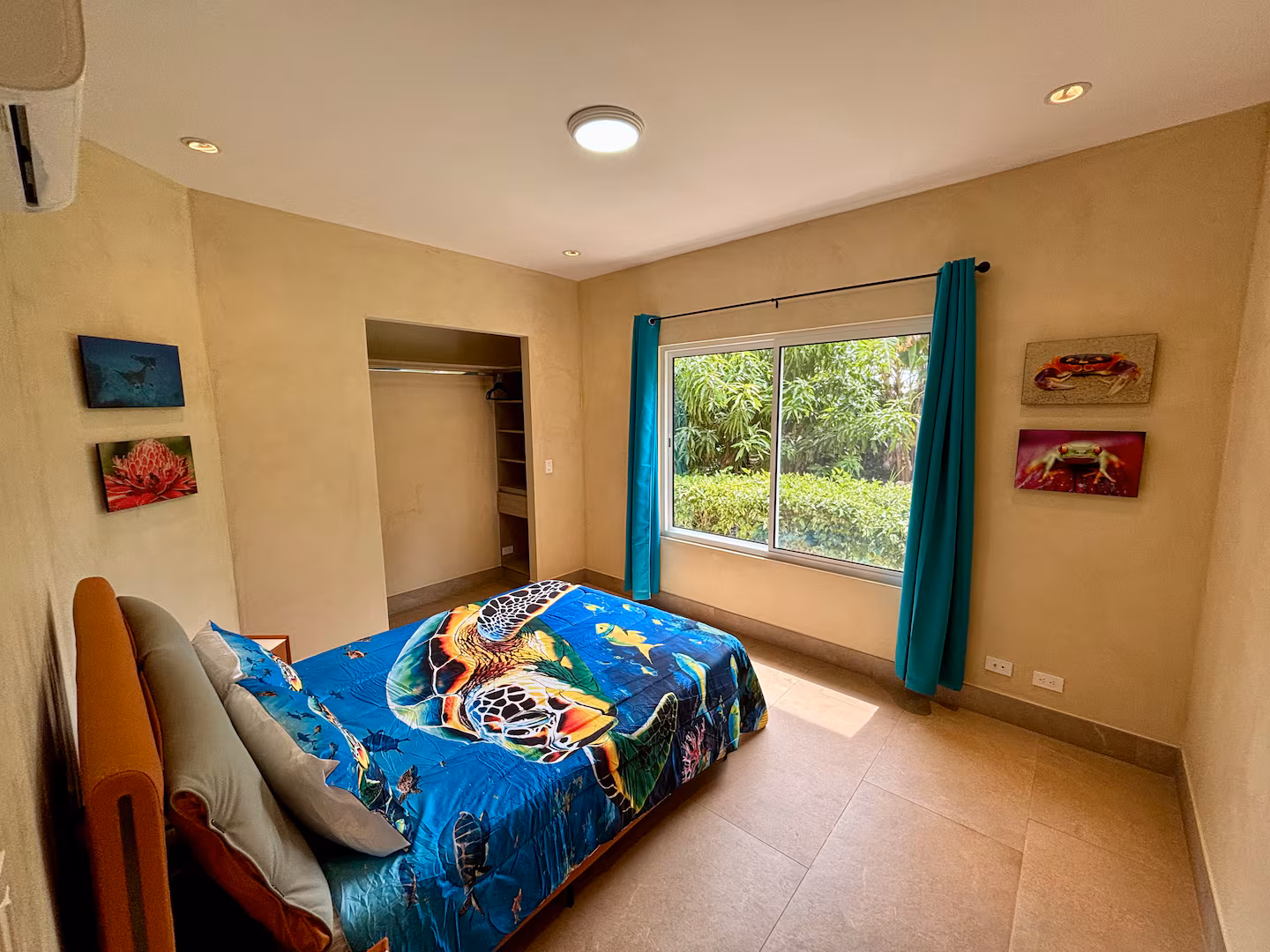 Sea turtle-themed bedroom in a family vacation villa in Costa Rica